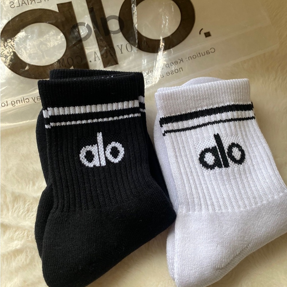 Alo Yoga Sock Sports Medium Long Pilates Fitness Unisex Four Season (2 Pars)